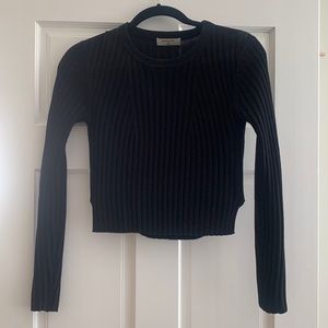 Long sleeve knit crop top